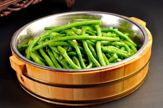小火慢炒長(zhǎng)豆角